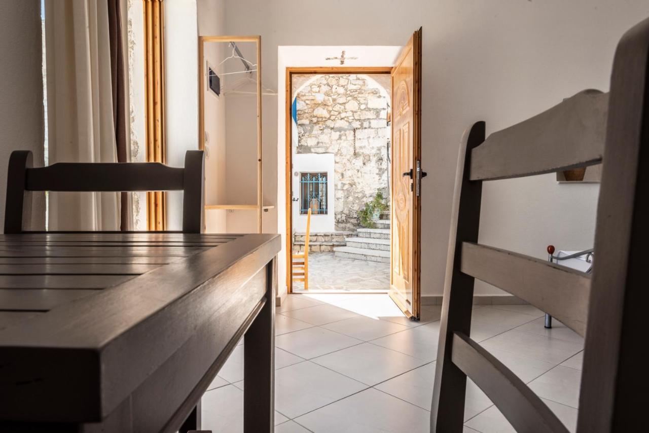 Amphora Guesthouse 히마레 외부 사진